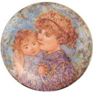 Jessica & Kate  Edna Hibel Annual Mothers Day plate  1989 8 1/2" Knowles